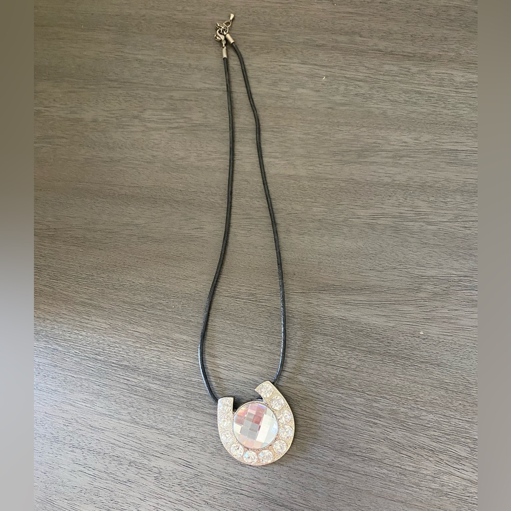 NWOT b.b. Simon Horseshoe necklace
